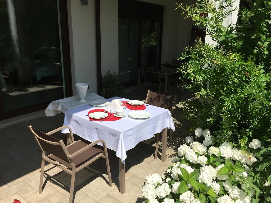 Il Paradiso Del Garda Bed and Breakfast Padenghe sul Garda Bed & Breakfast