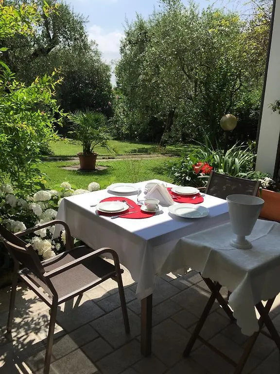 Il Paradiso Del Garda Bed and Breakfast Padenghe sul Garda 0*,